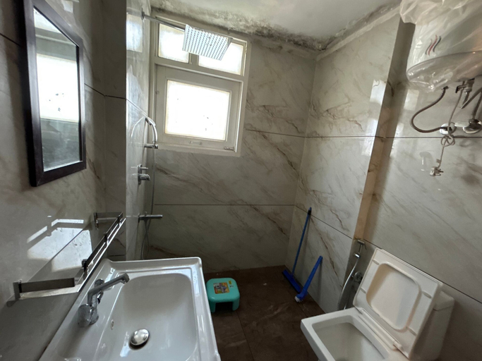 Bathroom 3, Experience Comfort, Space, and Privacy at Stay Royal Landran 3 BHK, Sahibzada Ajit Singh Nagar