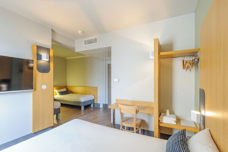 Bedroom 4, B&B HOTEL LA ROCHELLE Beaulieu Puilboreau, Charente-Maritime