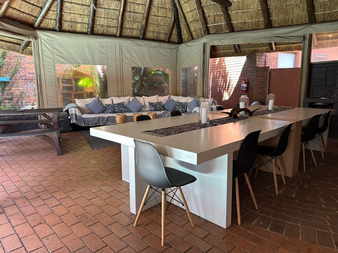 Food & Drinks 5, Koi Liv-Inn, Ekurhuleni