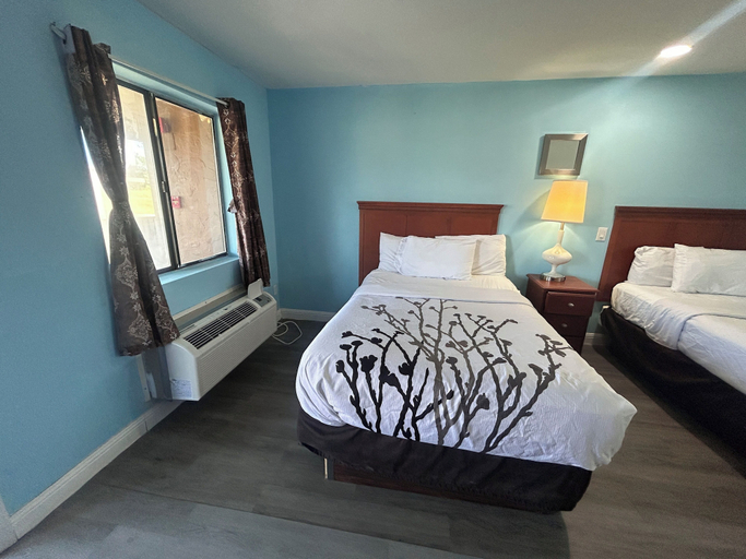 Bedroom 3, Mountain View Inn Irvine Near Richmond KY, Estill