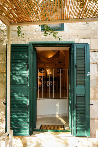 Exterior detail 2, LUES INCANTO, Ragusa