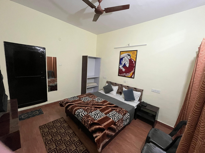 Room 5, Hotel AAA And Restaurant, Rudraprayag