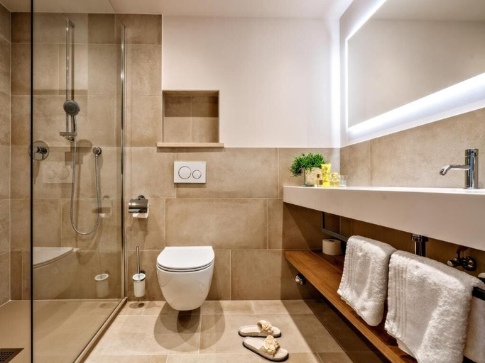 Bathroom 5, Stadthotel EGGERBRÄU, Imst