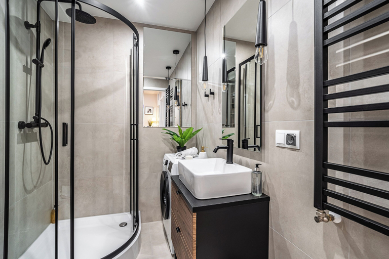 Bathroom 2, RentPlanet - Apartamenty Dyrekcyjna, Będzin