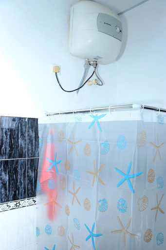 Bathroom 3, Caritas Rest, Galle Four Gravets