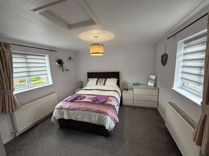 Room 5, Sleeps 5 pet Friendly, Enclosed Garden, Parking, Herefordshire