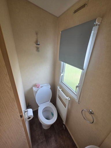 Bathroom 2, 2-bed Caravan - Sleeps 6 - Pets - Beach Access, Lincolnshire