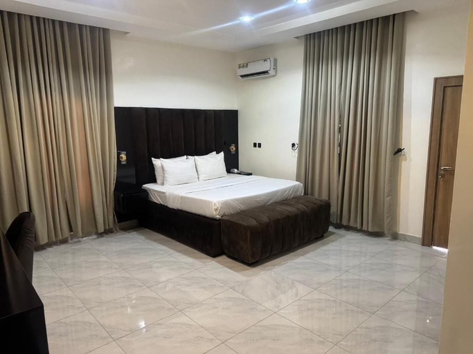 Room 5, Apex Holiday Resort, Karu