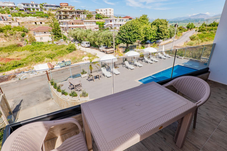 4, Vila 2M, Sarandës