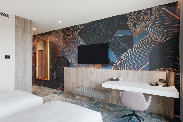 5, Mercure Oradea, Oradea