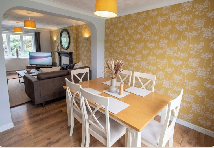 Others 4, 3 Bed Detached - 3 Bathrooms - Parking - Quiet, Doncaster