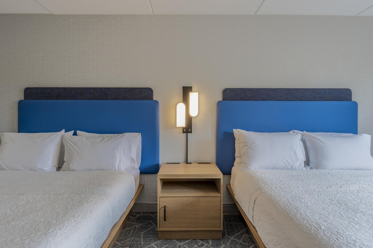 Bedroom 3, Hampton Inn & Suites Williamsburg Historic District, Williamsburg