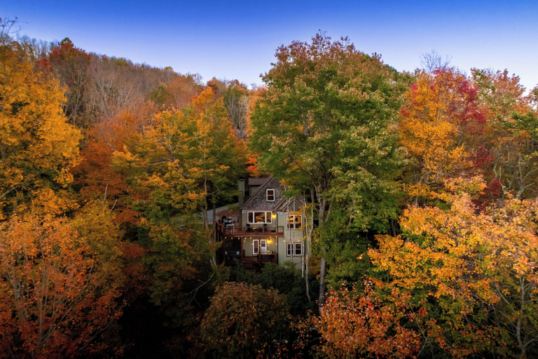 Interior 4, S'more To Love - Pet Friendly, Hot Tub, Pool Table, Views, & More, Watauga