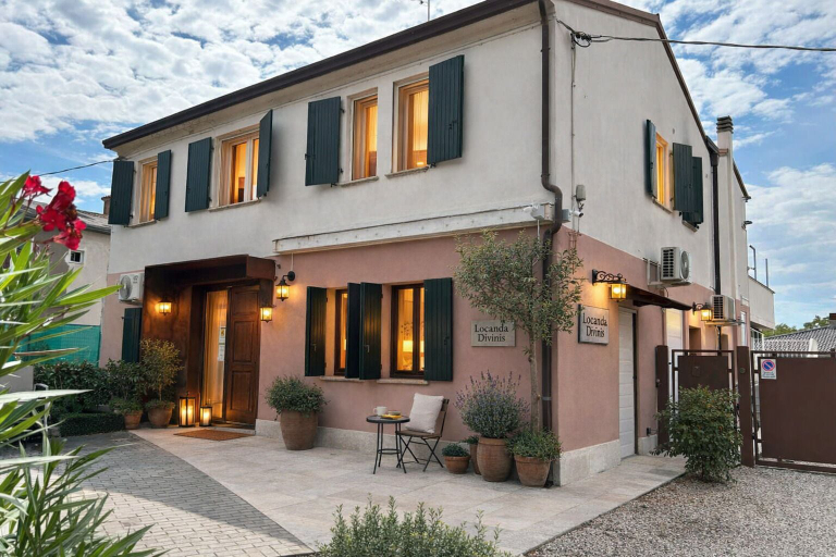 Exterior, Locanda Divinis, Verona