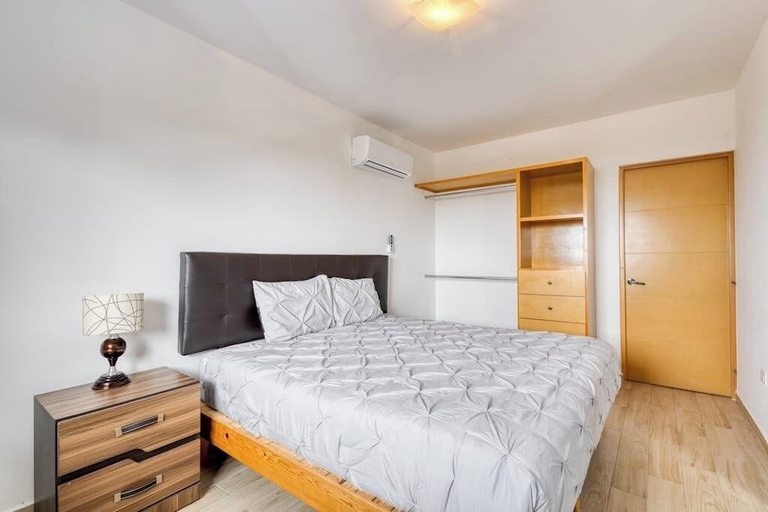 Room 4, Ocean View Condo With Scenic Balcony, Well-equipped Kitchen, Internet & W/D, La Paz