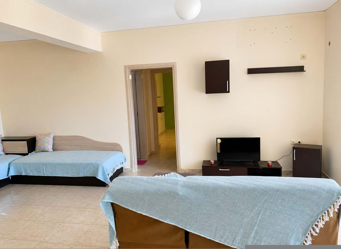 Room 2, Treasure B B - Garden Stay in Paloukia Salamina, Attica