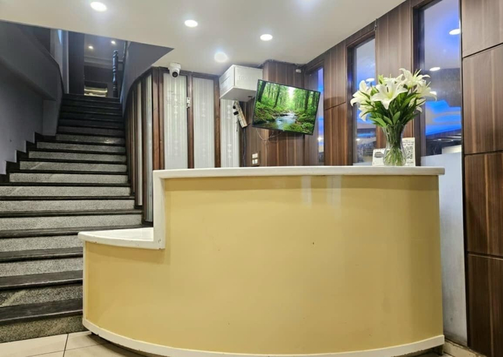 Lobby, Hotel Gulab Pure Veg Restaurant, Srinagar