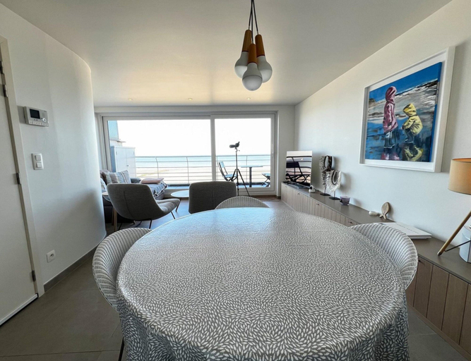 Dining 4, Apartment Near Marina Nieuwpoort, West-Vlaanderen