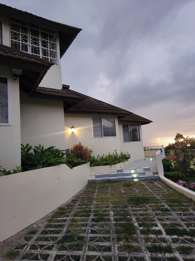 Exterior 4, Comfy Villa With Ocean View