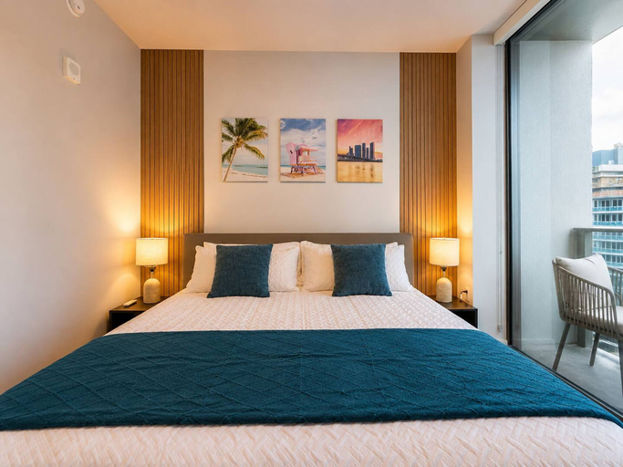 Room 5, Luxury 2BR Sky Retreat Best Miami Bay Views, Miami-Dade
