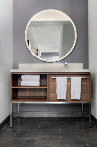 Bathroom 4, Courtyard by Marriott Republic Aprt Long Island/Farmingdale, Suffolk