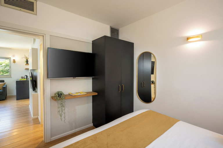 Bedroom 4, Tzuba Hotel
