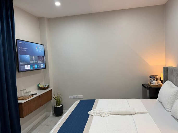 Room 4, Sanrai
