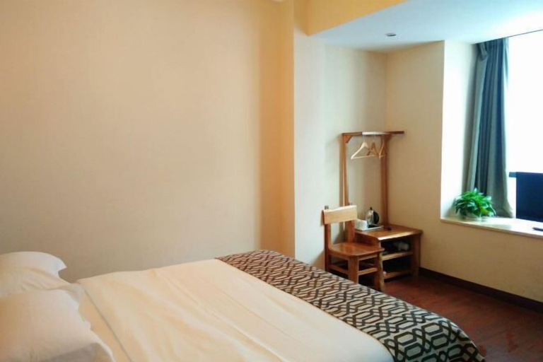 Room 3, Jinfeng Hotel, Guilin