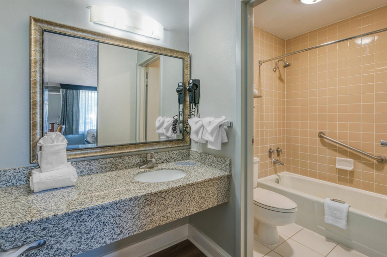 Bathroom 4, Best Western Fredericksburg, Fredericksburg
