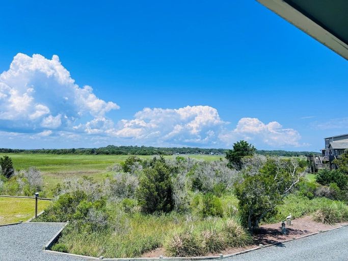 View from property, Fore Shore West- 4 Bedroom Home by RedAwning, Brunswick