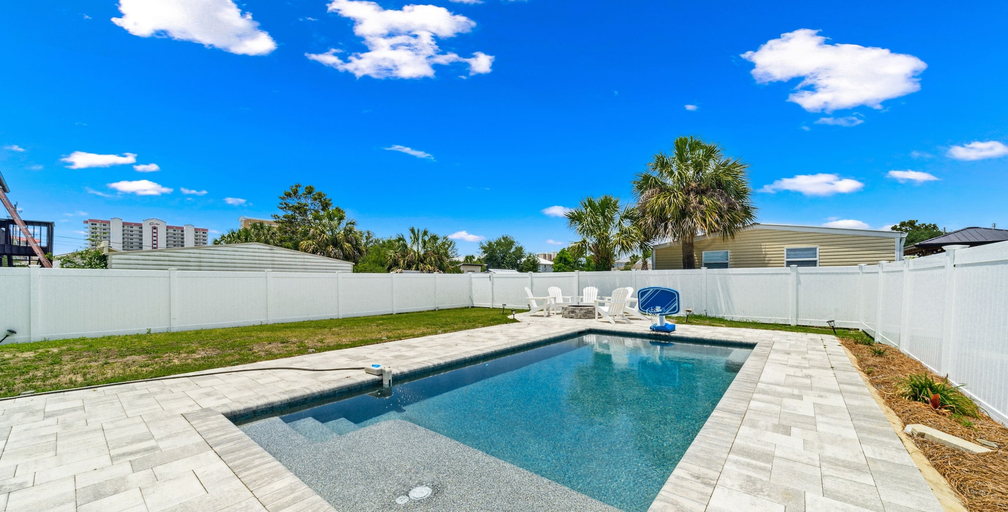 Interior 5, Raven's Nest - Mins to Beach Heated Pool & Pet Friendly, Bay