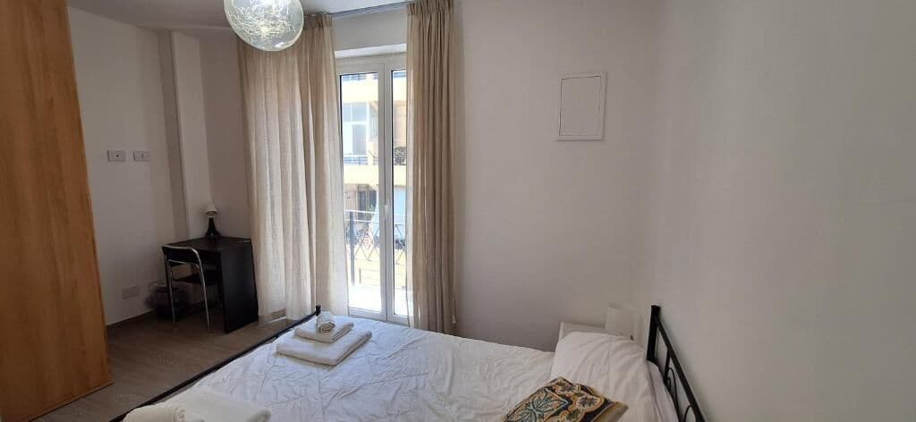 Room 5, A casa di Giulia, Palermo