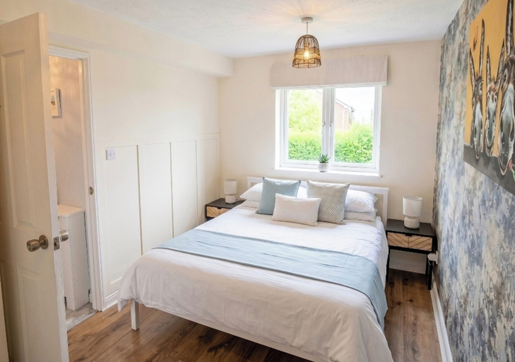Bedroom 2, 3 Bed Detached - 3 Bathrooms - Parking - Quiet, Doncaster