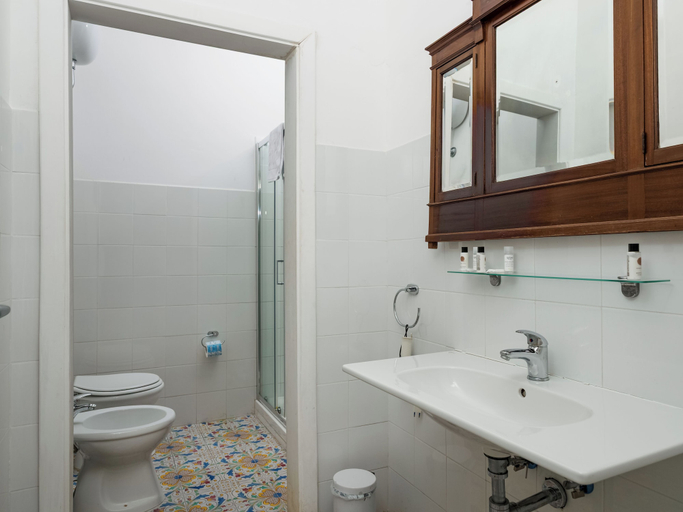 Bathroom 3, Casa Sofia, Napoli