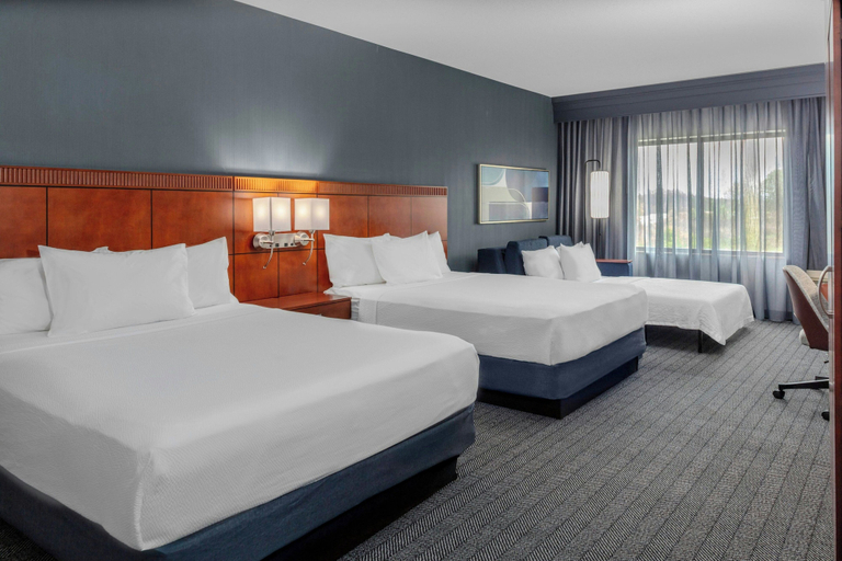 Bedroom 4, Courtyard by Marriott Pittsburgh Greensburg, Westmoreland