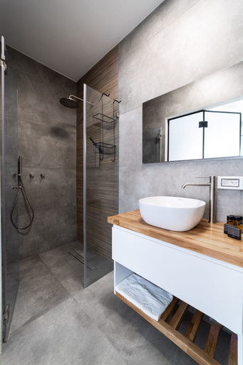 Bathroom 3, Sea View Apartment