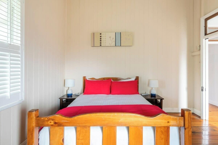 Interior 3, Spacious 4 Bedroom House - Walk to Southbank, Brisbane
