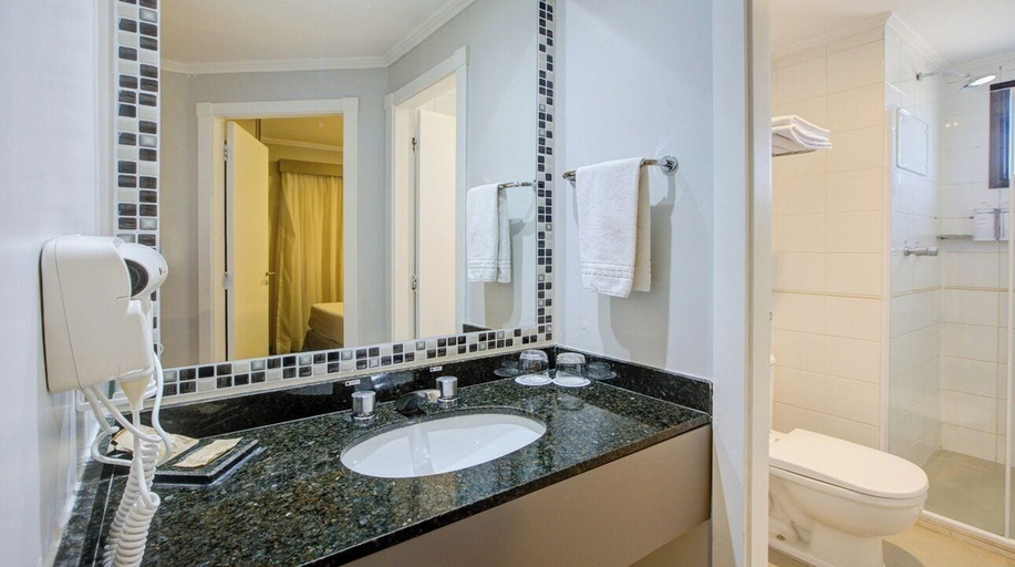 Bathroom 4, Quality Suites Vila Olimpia, São Paulo