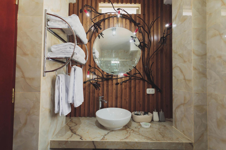 Bathroom 3, Valle Del Sol, Urubamba