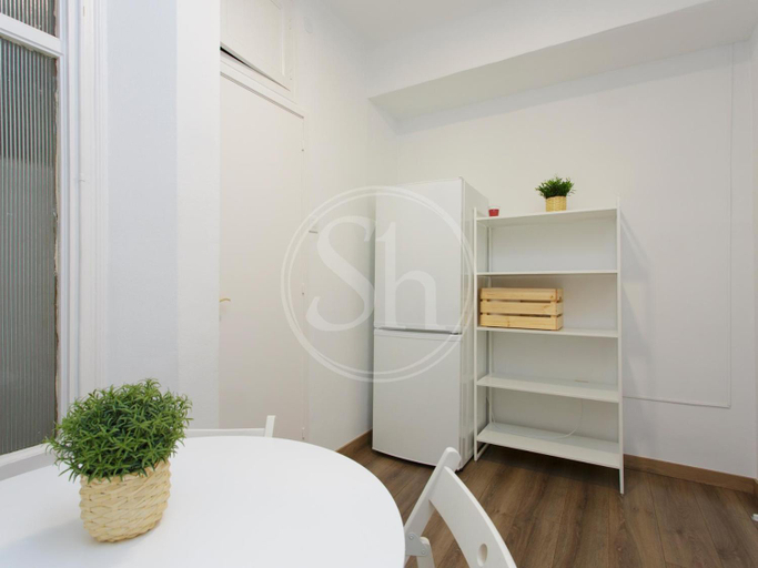 Bedroom, Eixample - Sagrada Familia apartment, Barcelona