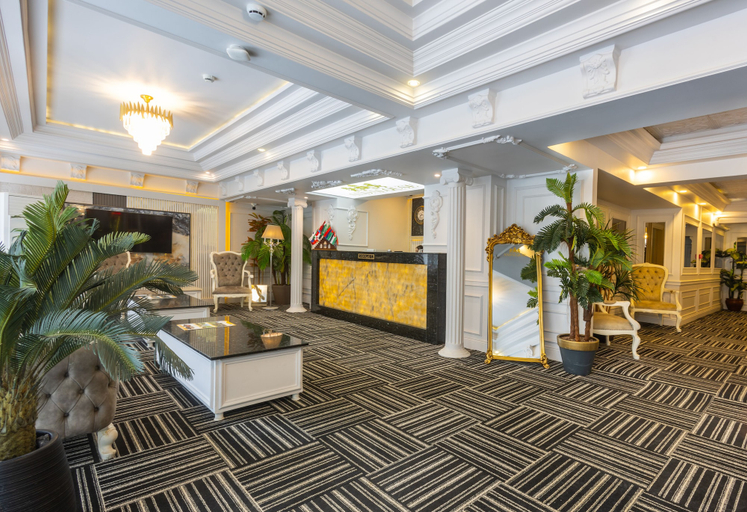 Others 1, Andalouse Otel, Merkez
