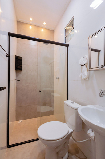 Bathroom 4, LOFT Bragança Suite Hotel, Braganga