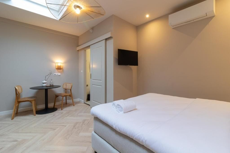 Bedroom 3, SAYŌ Boutique Hotel, The Hague