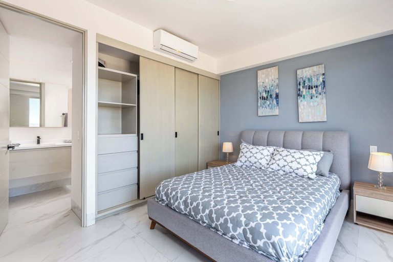 Room 2, New 2 BR Condo Right Next to the Beach - Pool, La Paz