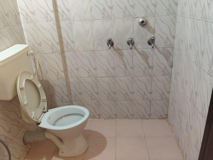 Bathroom, R K Residency Formerly Gamas INN, Thiruvananthapuram