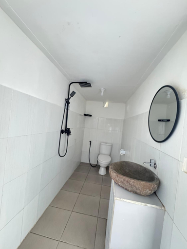 Bathroom, Pinggan Cottage, Bangli