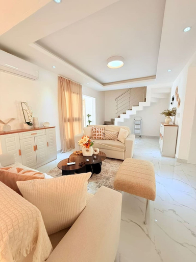 Room 4, NEW Pool Villa Downtown Electricity Included, Salvaleon de Higuey