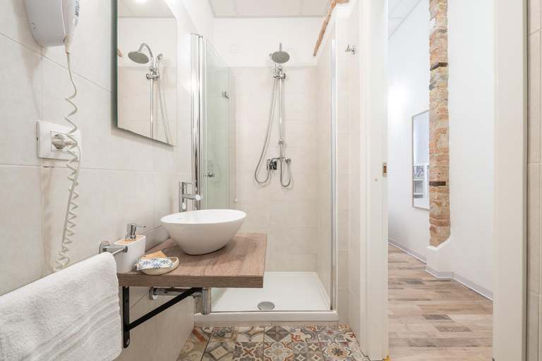 Bathroom 5, B House, Cagliari