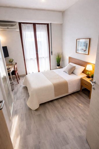 Others 4, Hotel Cecile, Pisa