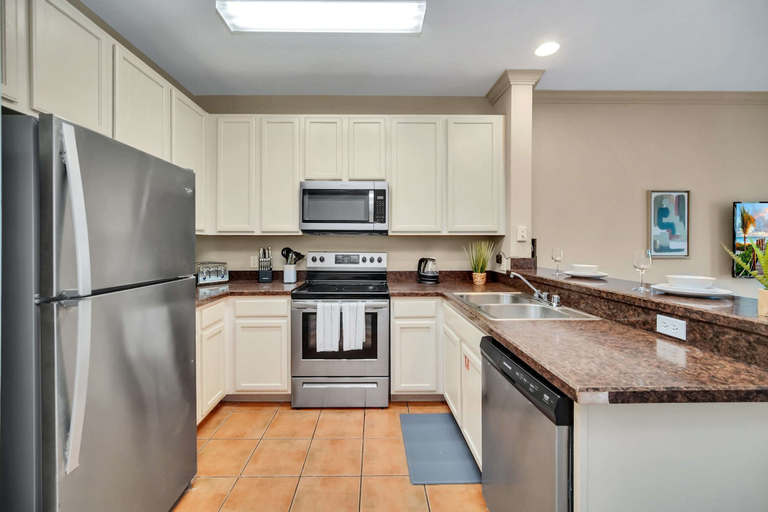 Interior 5, Upstay: Tropical Style Family Condo w Pool, Orange